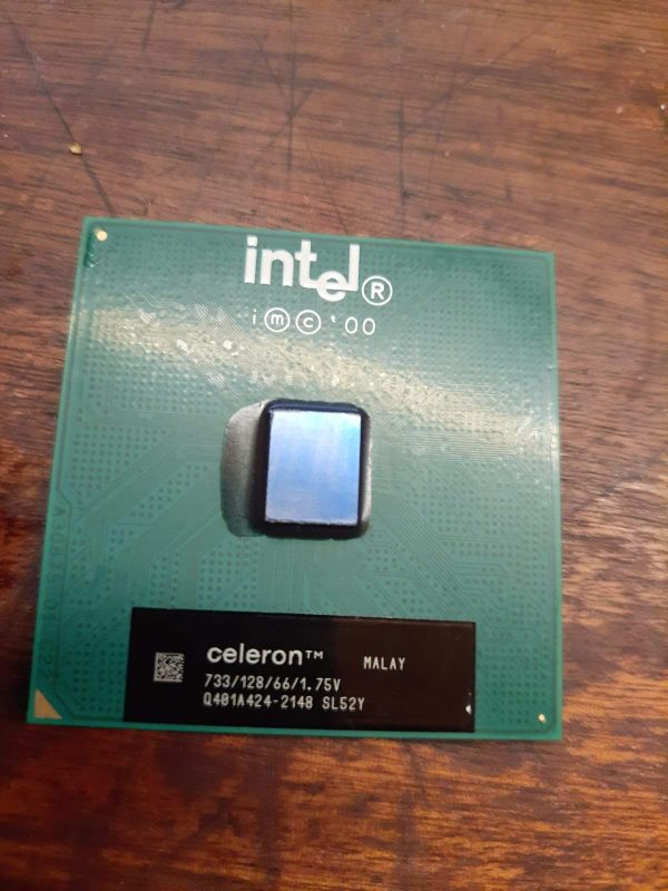 Intel Celeron 733 MHz /128/66/1.75V SL52Y CPU