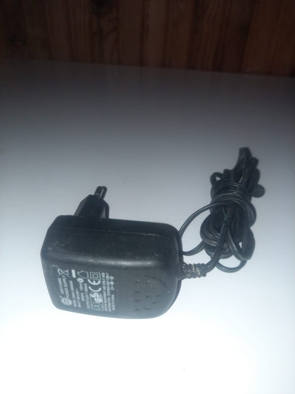 SWITCHING POWER SUPPLY S004LV0600030 6V 300mA - Ac adapter